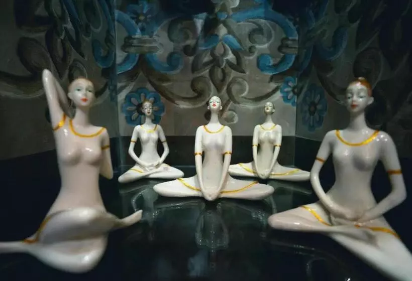 ホテル The Neeraj Naturecure On Ganga
