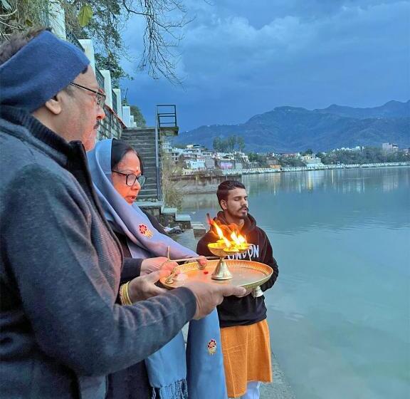 בית מלון כפרי The Neeraj Naturecure On Ganga