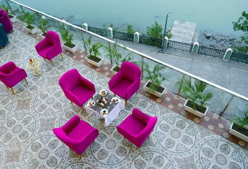 ホテル The Neeraj Naturecure On Ganga