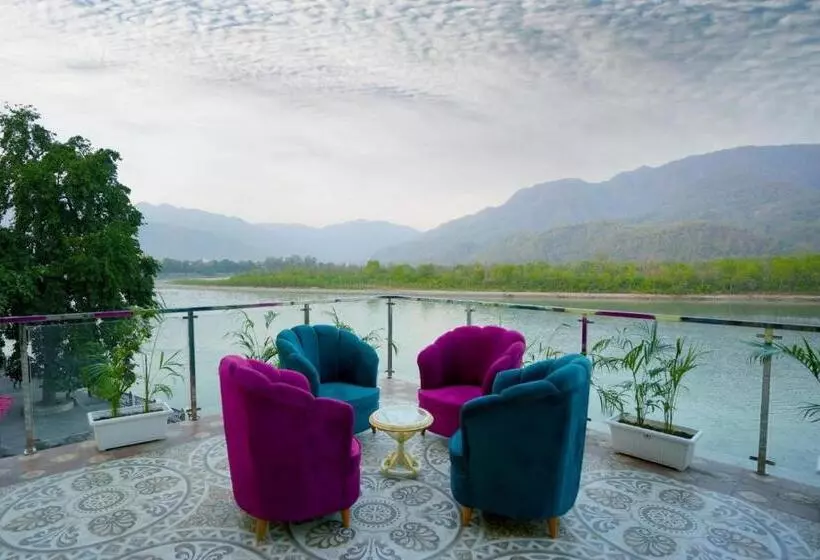 ホテル The Neeraj Naturecure On Ganga
