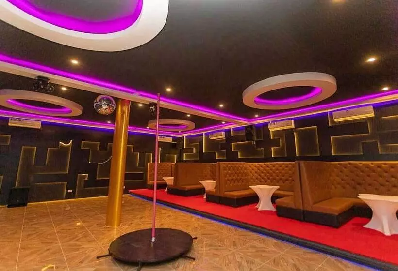 Hotelli The Platinum Bay