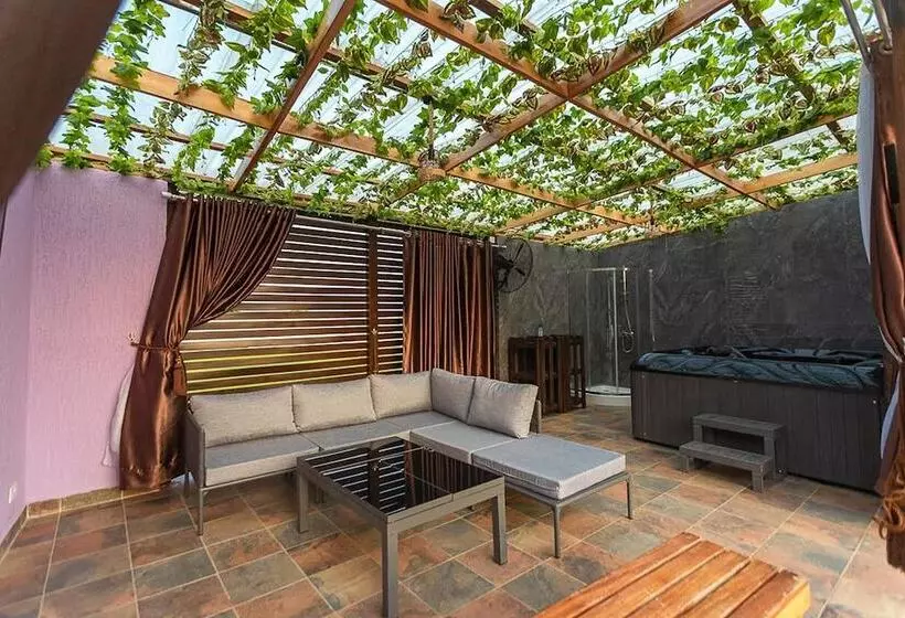 Hotelli The Platinum Bay