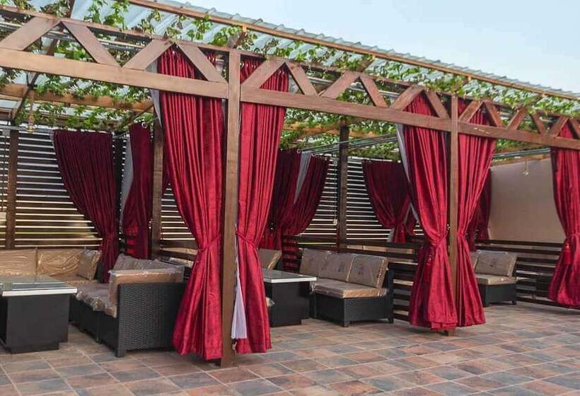 Отель The Platinum Bay