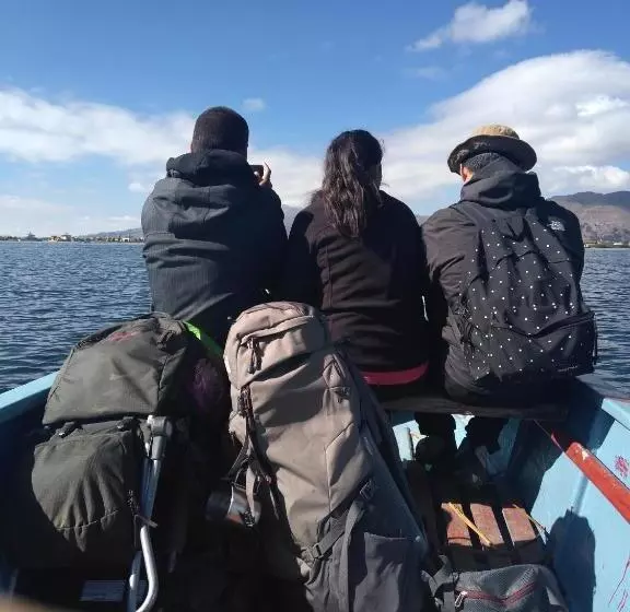 ホテル Urosfood & Titiqaqa Lodge