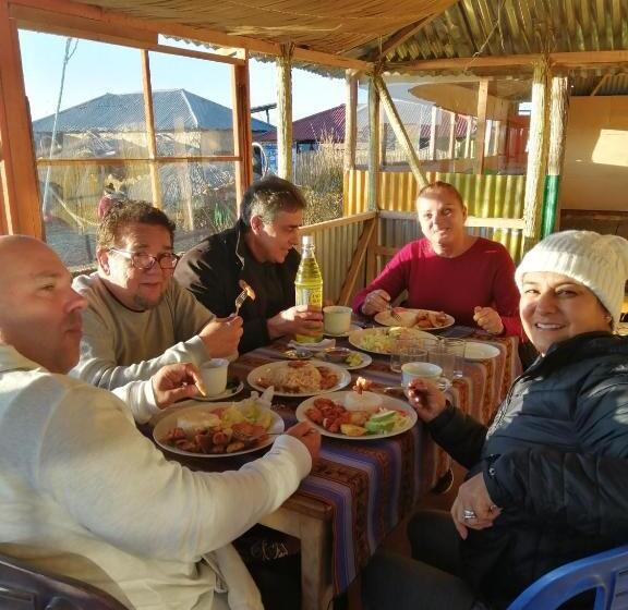 Hotel Urosfood & Titiqaqa Lodge