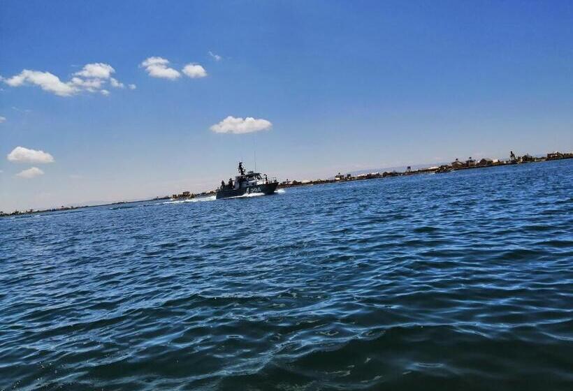 Hotel Urosfood & Titiqaqa Lodge