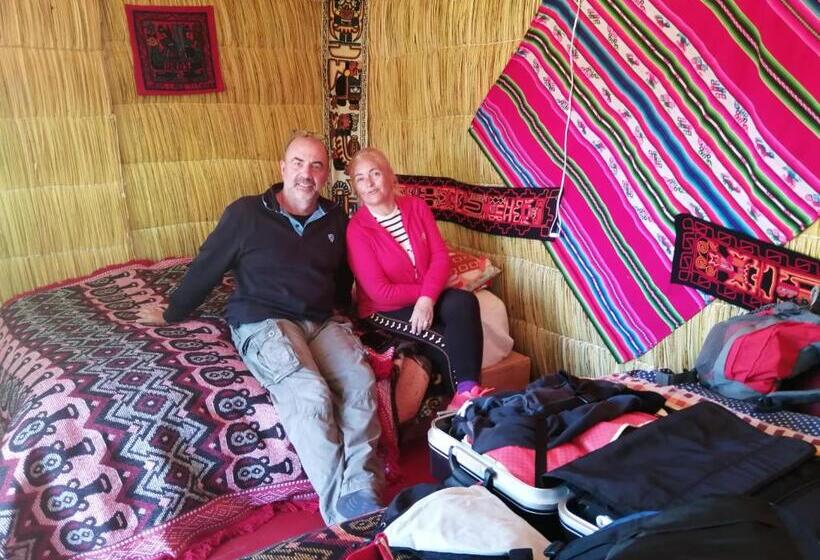 Hotel Urosfood & Titiqaqa Lodge