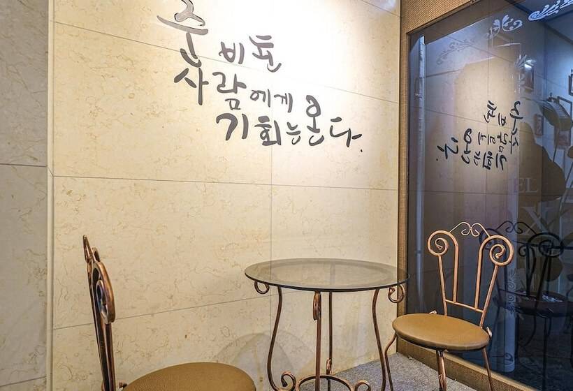 מוטל Gunsan New Fox