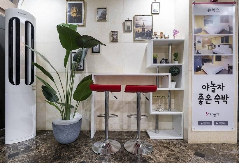 מוטל Gunsan New Fox