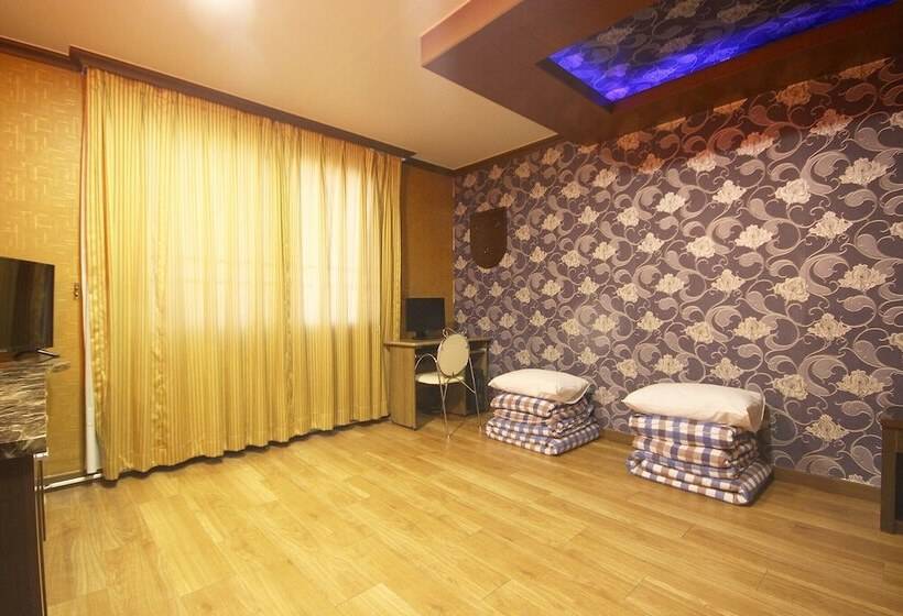 汽车旅馆 Naju Hitel