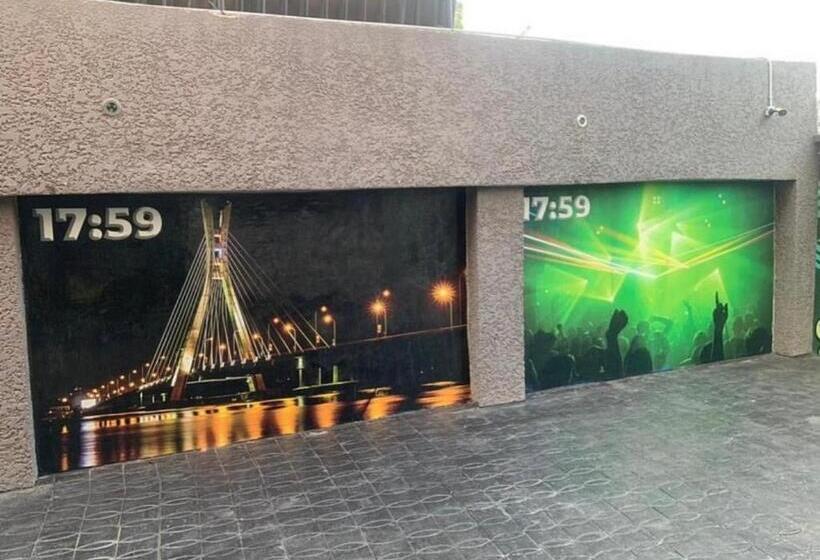 1759 Empire Lounge And Hotels