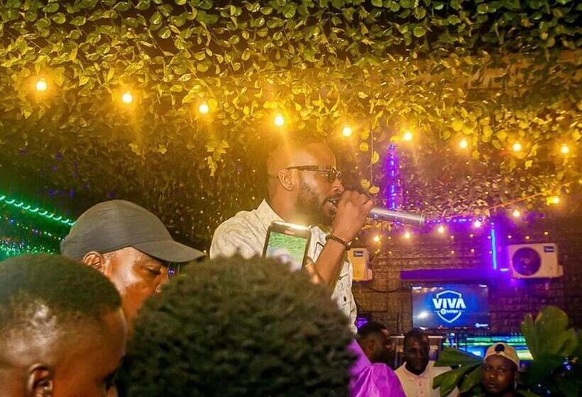 1759 Empire Lounge And Hotels