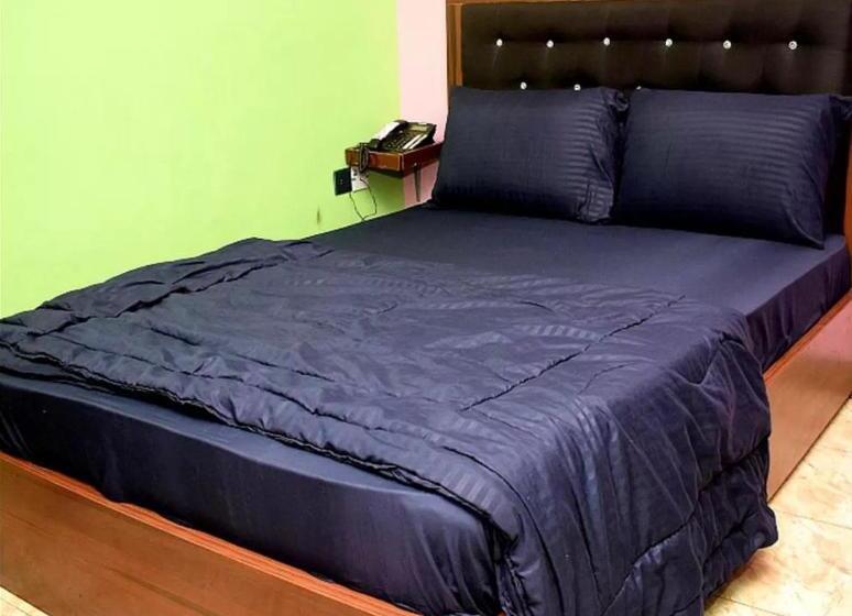 1759 Empire Lounge And Hotels