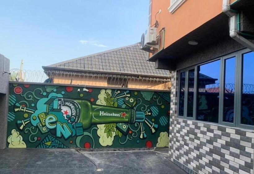 1759 Empire Lounge And Hotels