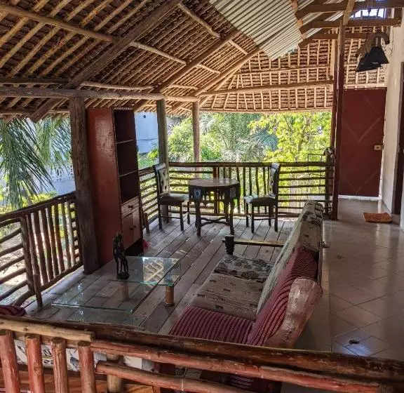 هاستل Cocobongo Beach Lodge