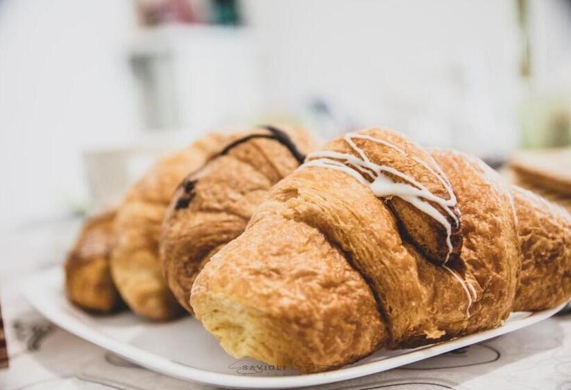 Art & Books Bed And Breakfast