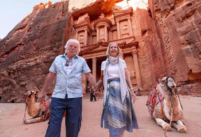 تختخواب و صبحانه Bedouin Experient House