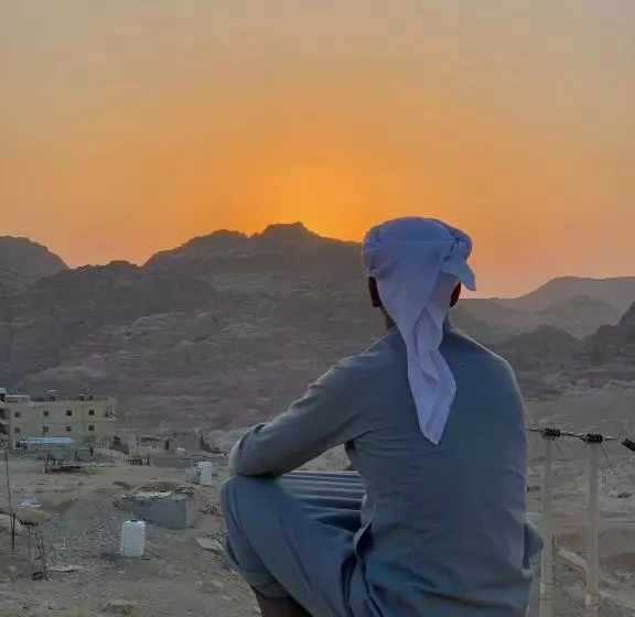 تختخواب و صبحانه Bedouin Experient House