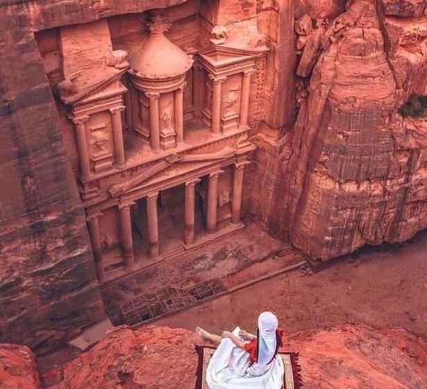 تختخواب و صبحانه Bedouin Experient House