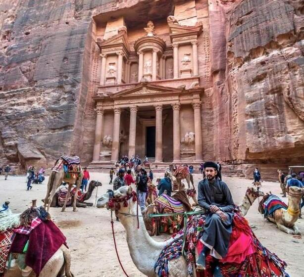 تختخواب و صبحانه Bedouin Experient House
