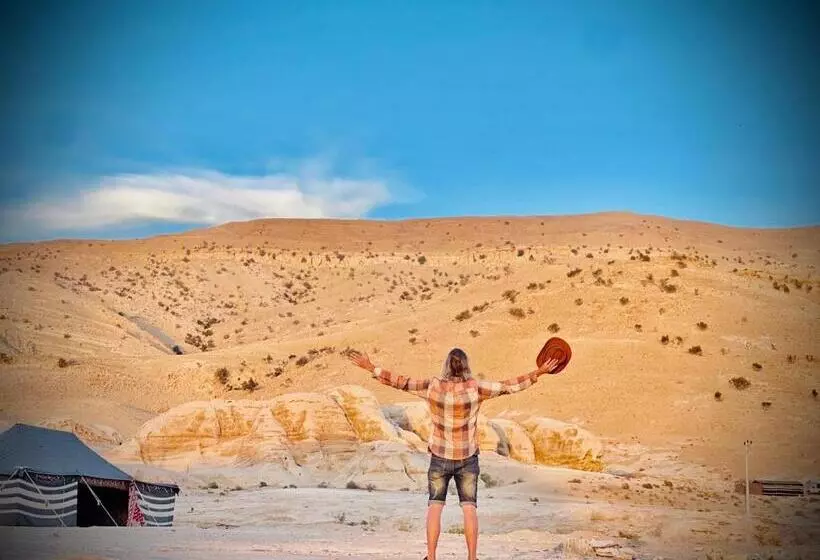 تختخواب و صبحانه Bedouin Experient House