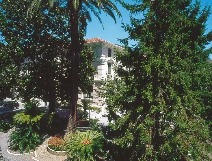 Genovese Villa Elena Residence