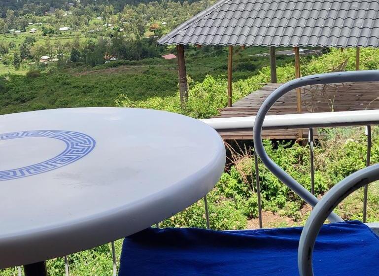 Hillbilly Bush Lodge