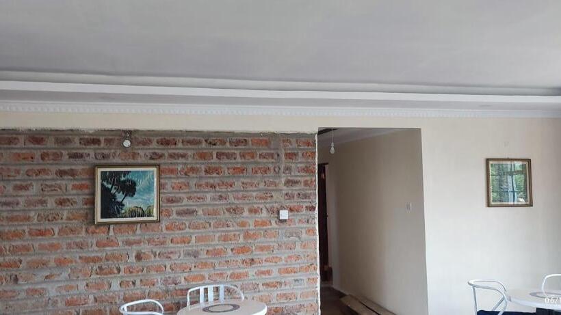 Hillbilly Bush Lodge