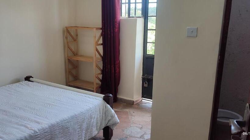 Hillbilly Bush Lodge