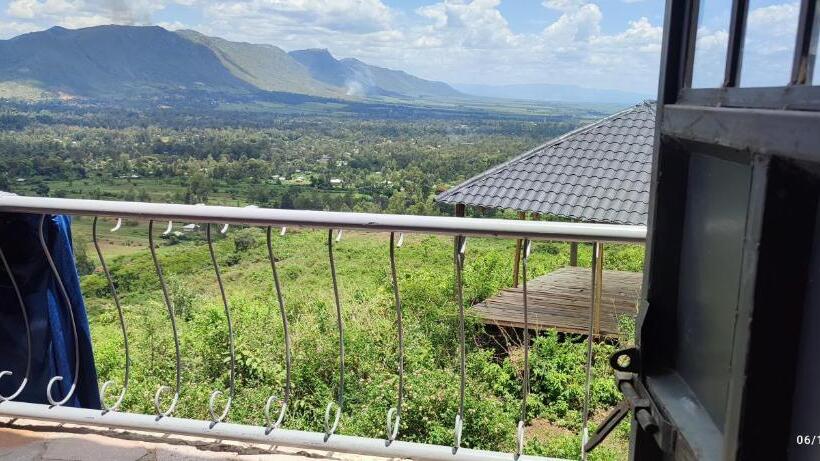 Hillbilly Bush Lodge