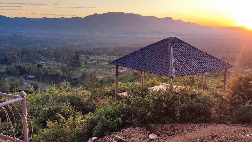 Hillbilly Bush Lodge