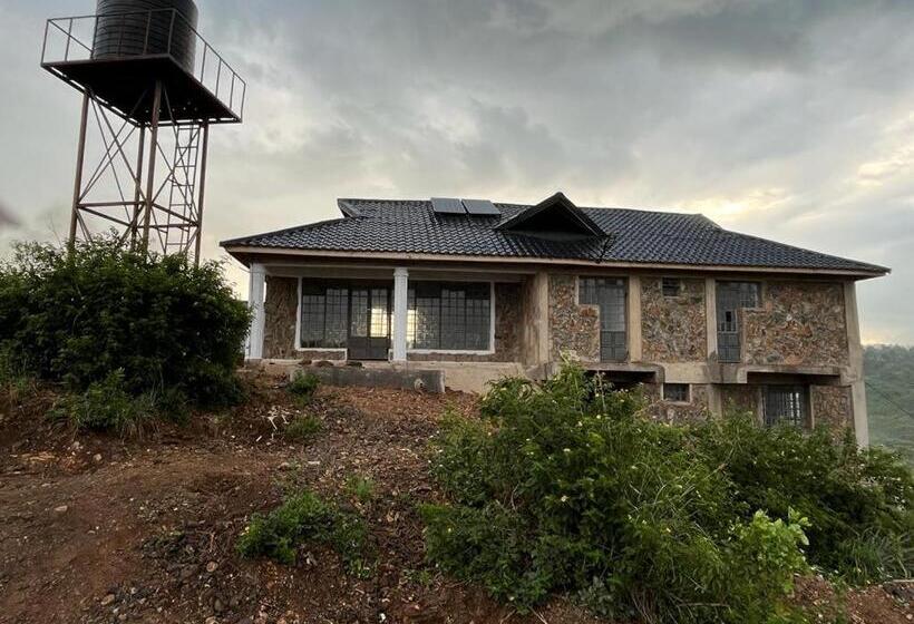 Hillbilly Bush Lodge