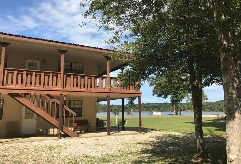 فندق Holly Park Marina