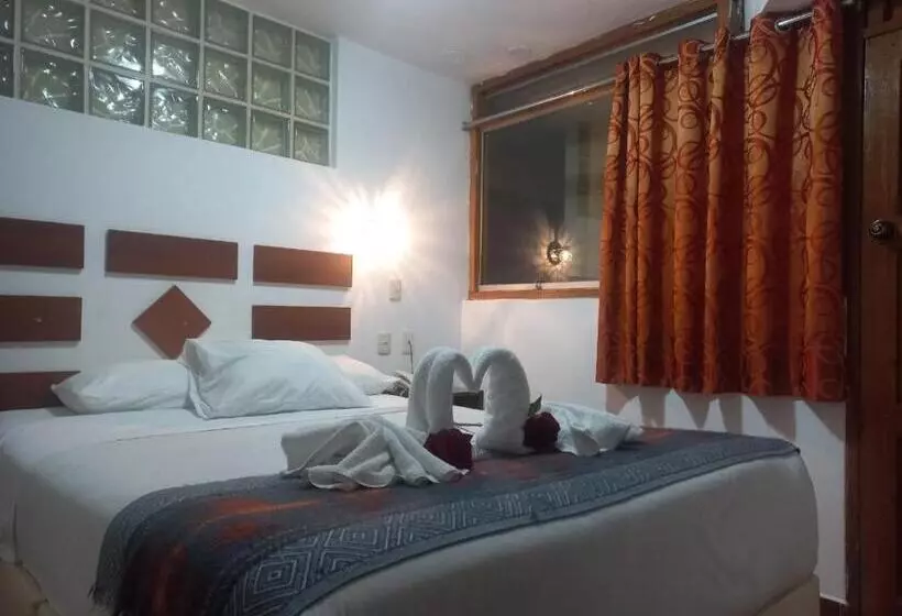 هتل Paqariq Inn