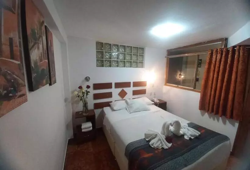 هتل Paqariq Inn