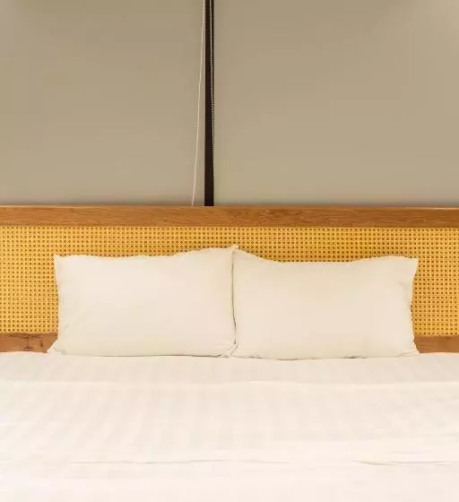 Lanha Hotel   Homestay