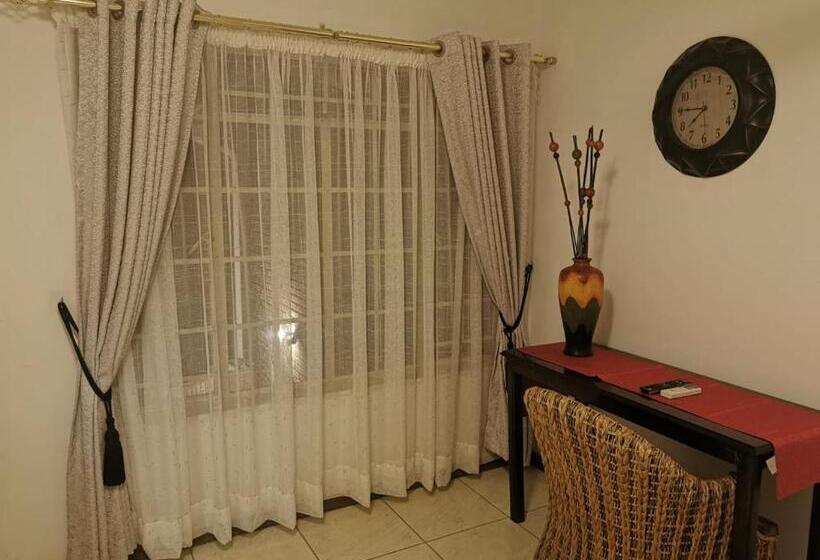 بنسيون Rose Guest House