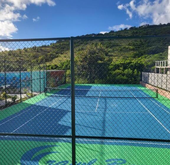 استراحتگاه Crawlbay Suites