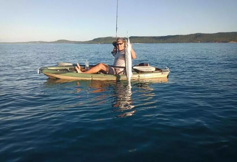 استراحتگاه Crawlbay Suites