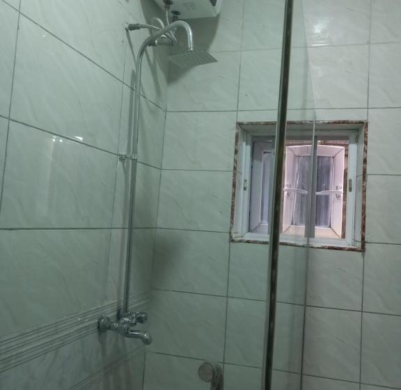 Tovia Hotel And Suites