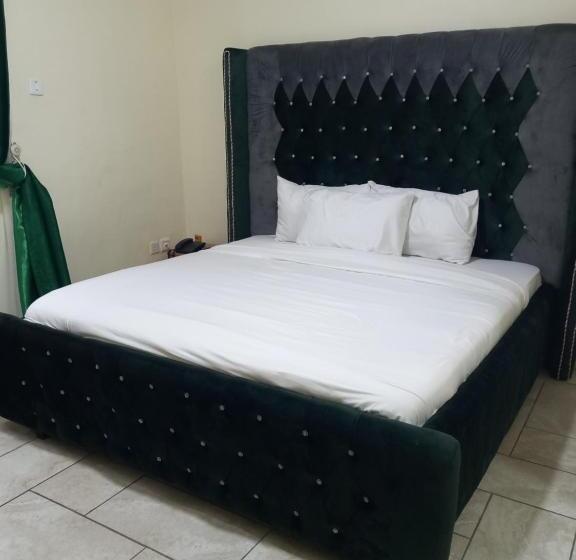Tovia Hotel And Suites