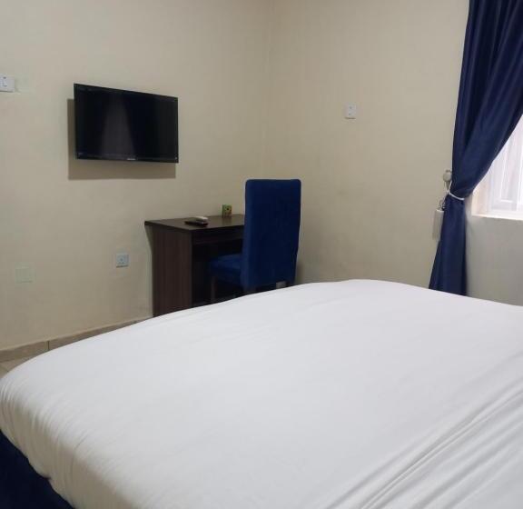 Tovia Hotel And Suites