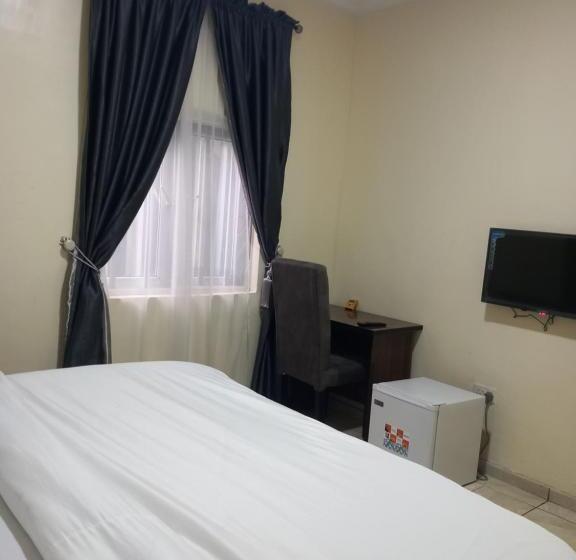 Tovia Hotel And Suites