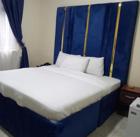 Tovia Hotel And Suites