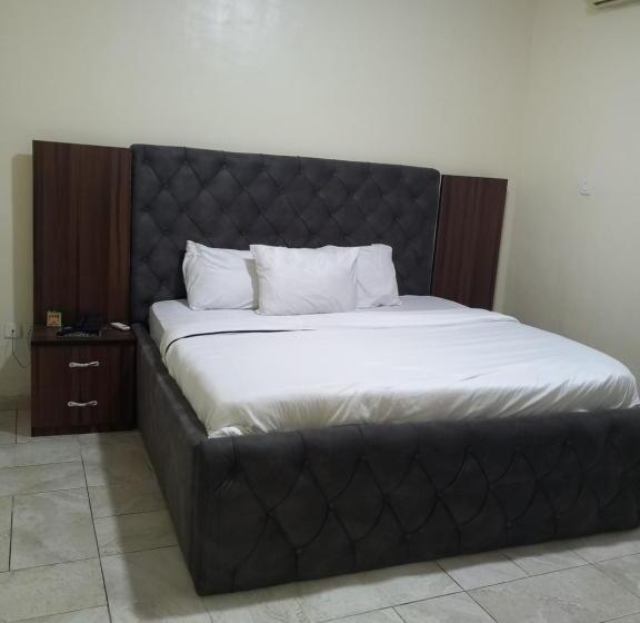 Tovia Hotel And Suites