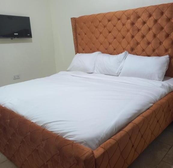 Tovia Hotel And Suites