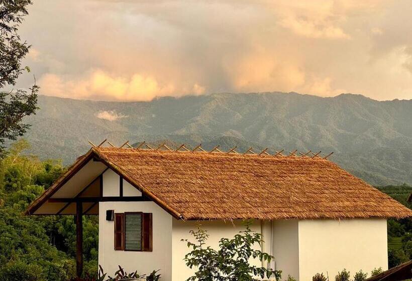 Utopua Resort ยูโทปัวว์ รีสอร์ท