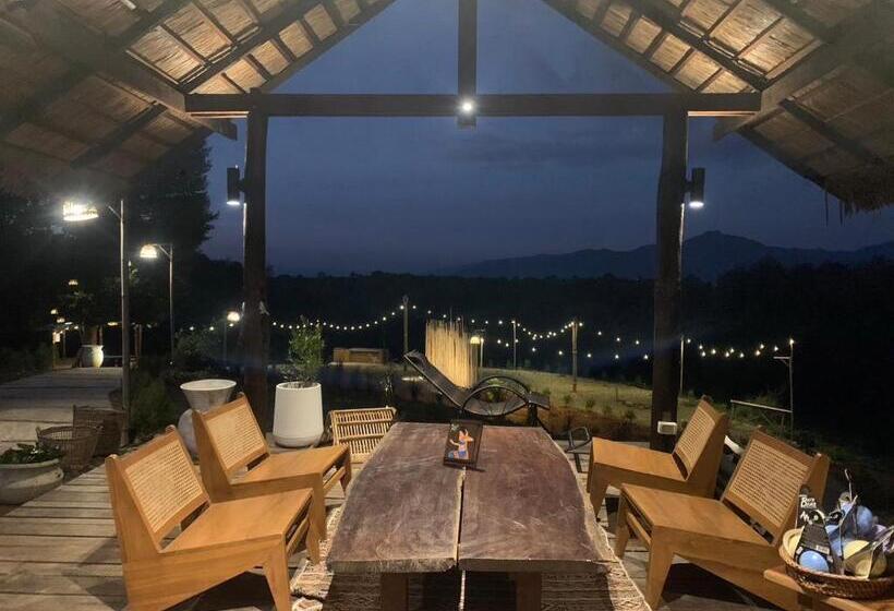 Utopua Resort ยูโทปัวว์ รีสอร์ท