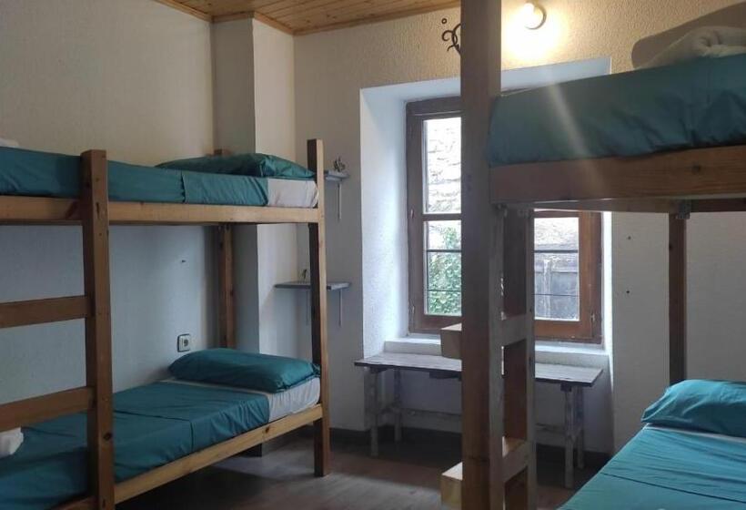 Albergue Tritón   Villanúa