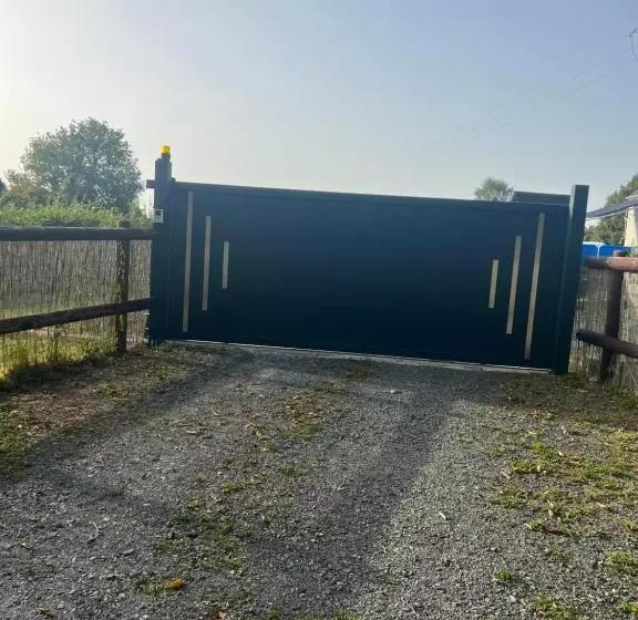 Aamiaismajoitus (B&B) Chambre Chez Thomas